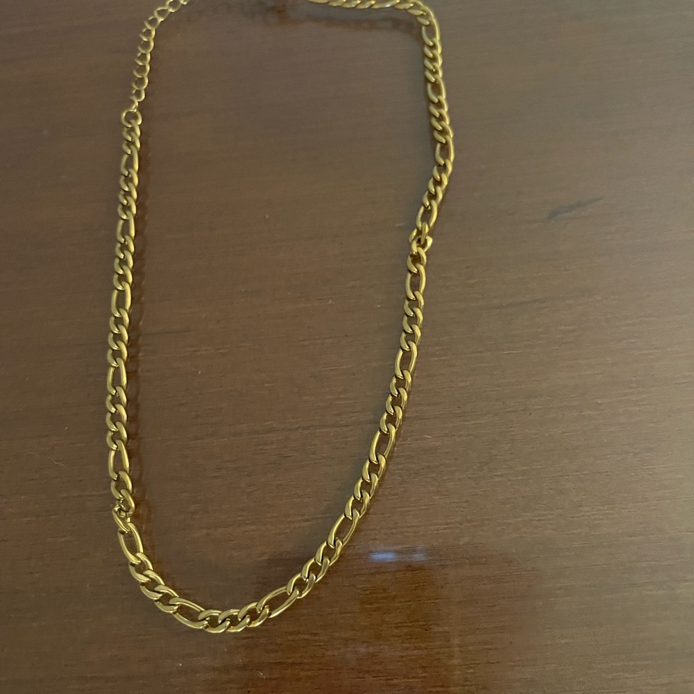 Gold chain necklace
